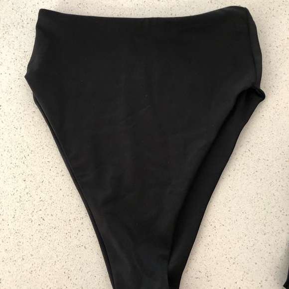 Aexae Swim High Rise bottom - Picture 2 of 7